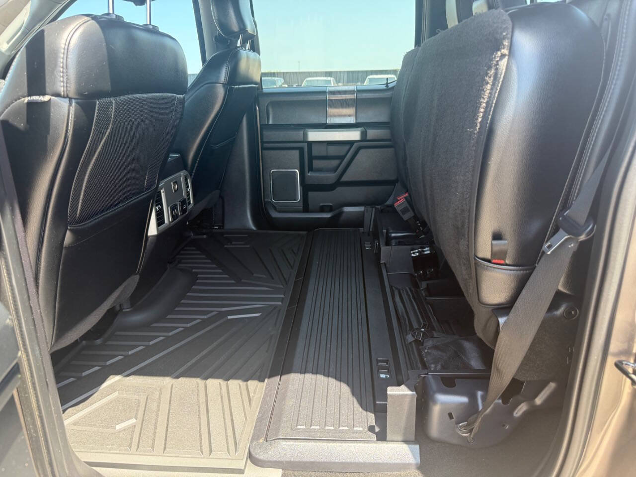 Used 2019 Ford F350 Lariat w/ Lariat Value Package AWD/4WD image 33