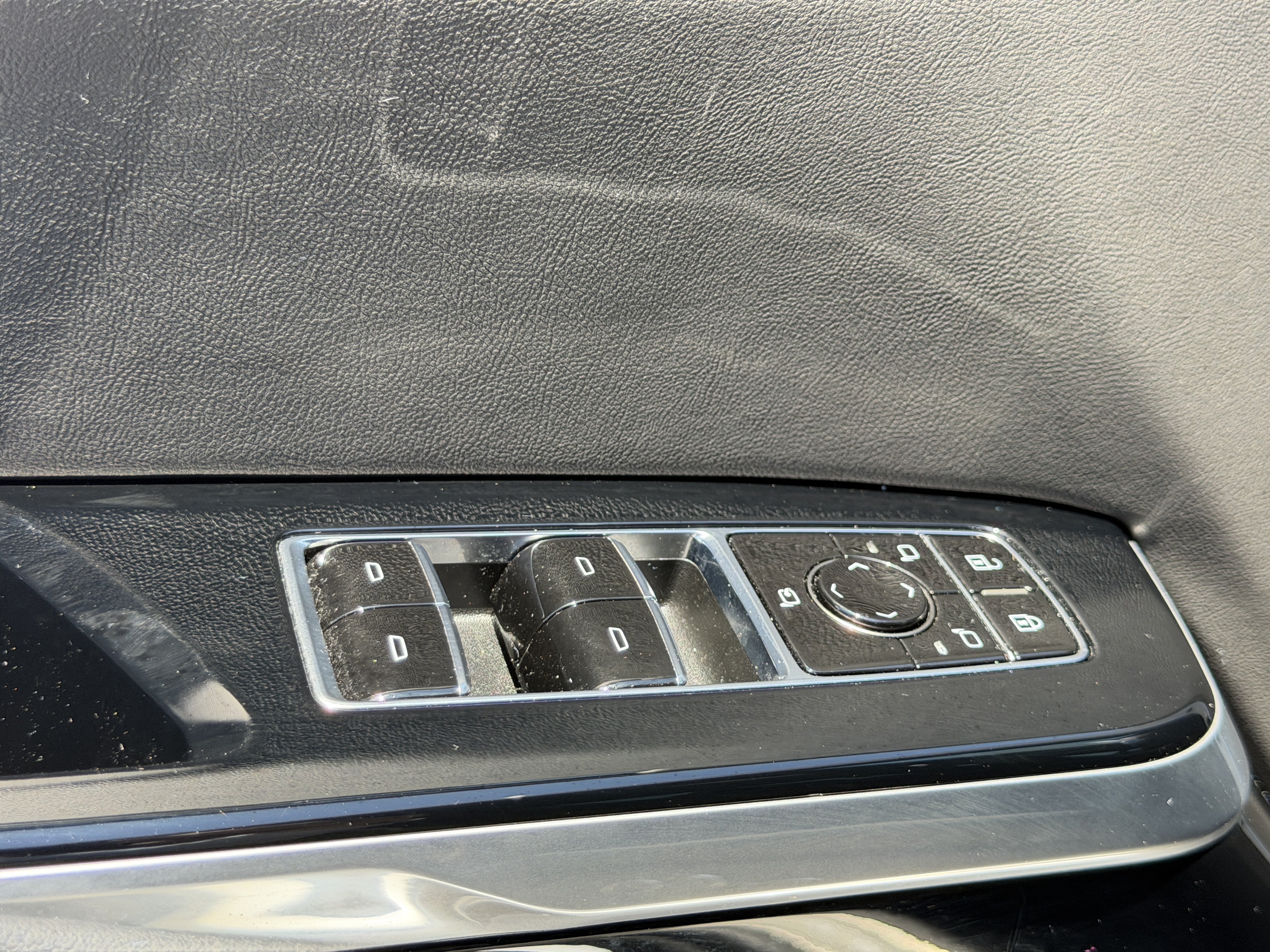 Used 2025 Cadillac Escalade Premium Luxury w/ Touring Package AWD/4WD image 19