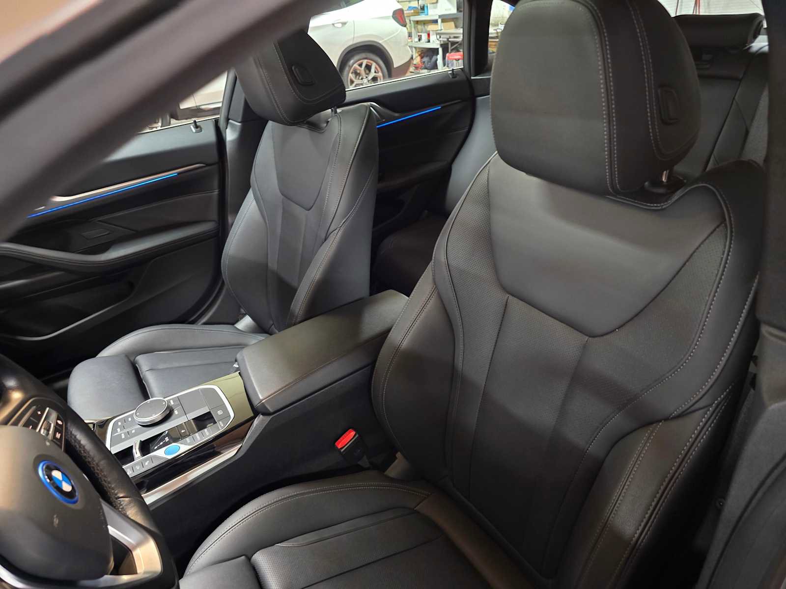 Used 2024 BMW i4 xDrive40i image 21