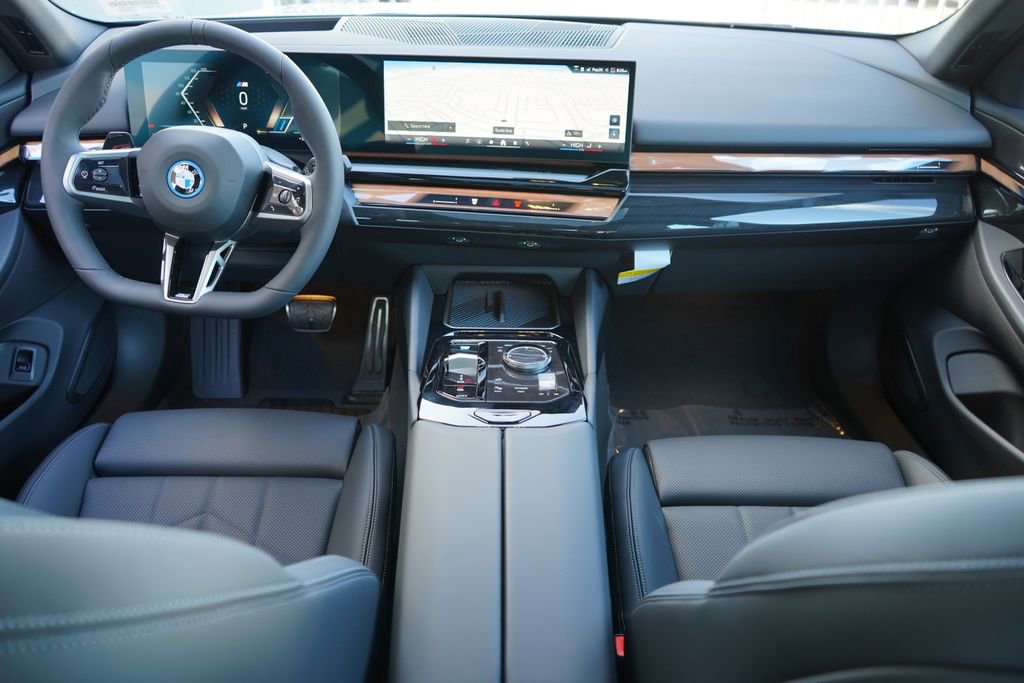 New 2026 BMW i5 eDrive40 w/ M Sport Package image 14