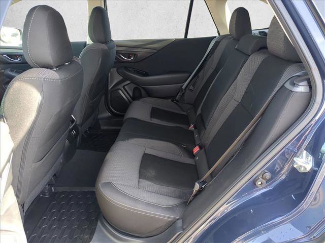 Used 2025 Subaru Outback Premium AWD/4WD image 18