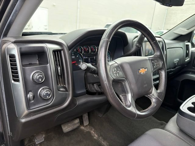 Used 2018 Chevrolet Silverado 1500 LT AWD/4WD image 13