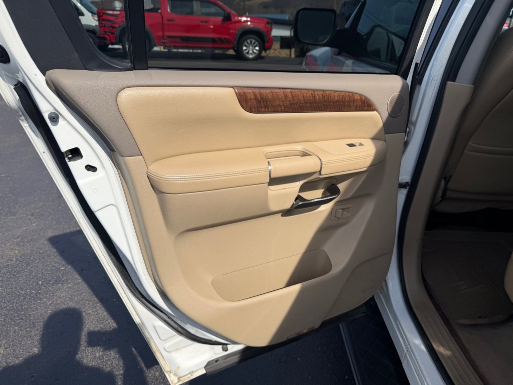 Used 2011 Nissan Armada Platinum w/ 2nd Row Captain Seat Pkg image 14