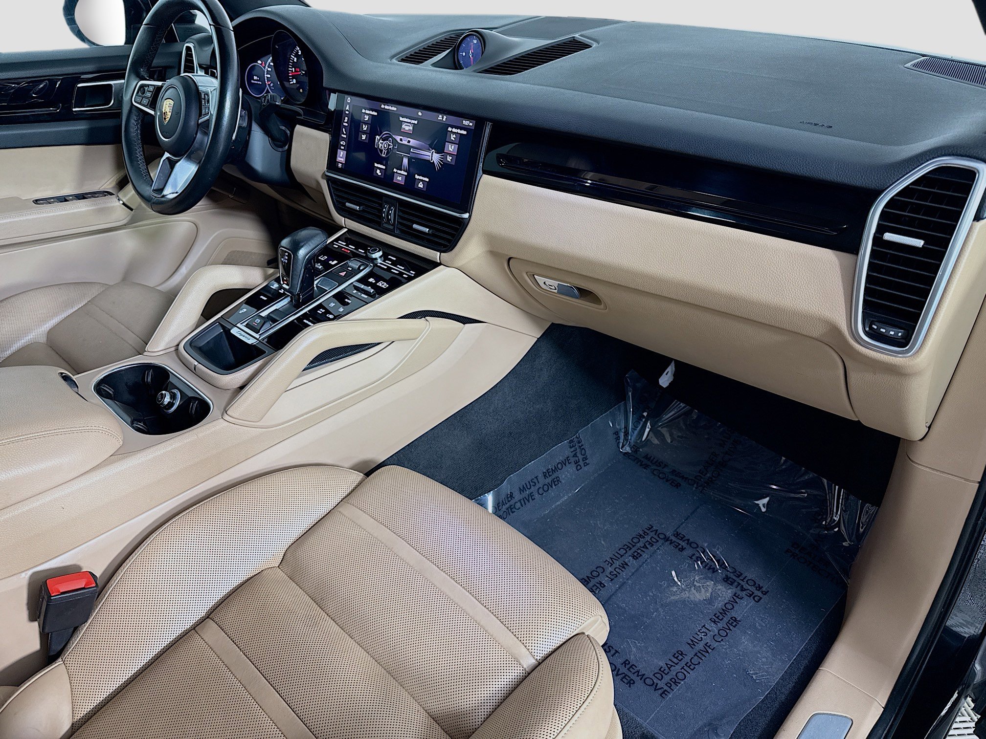 Used 2020 Porsche Cayenne image 28