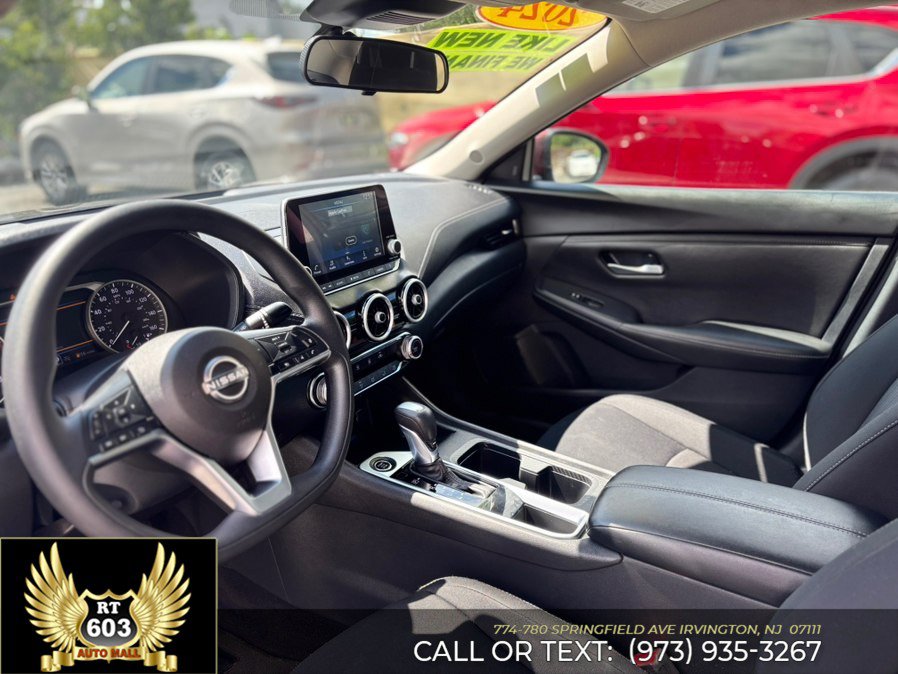 Used 2024 Nissan Sentra SV FWD image 17