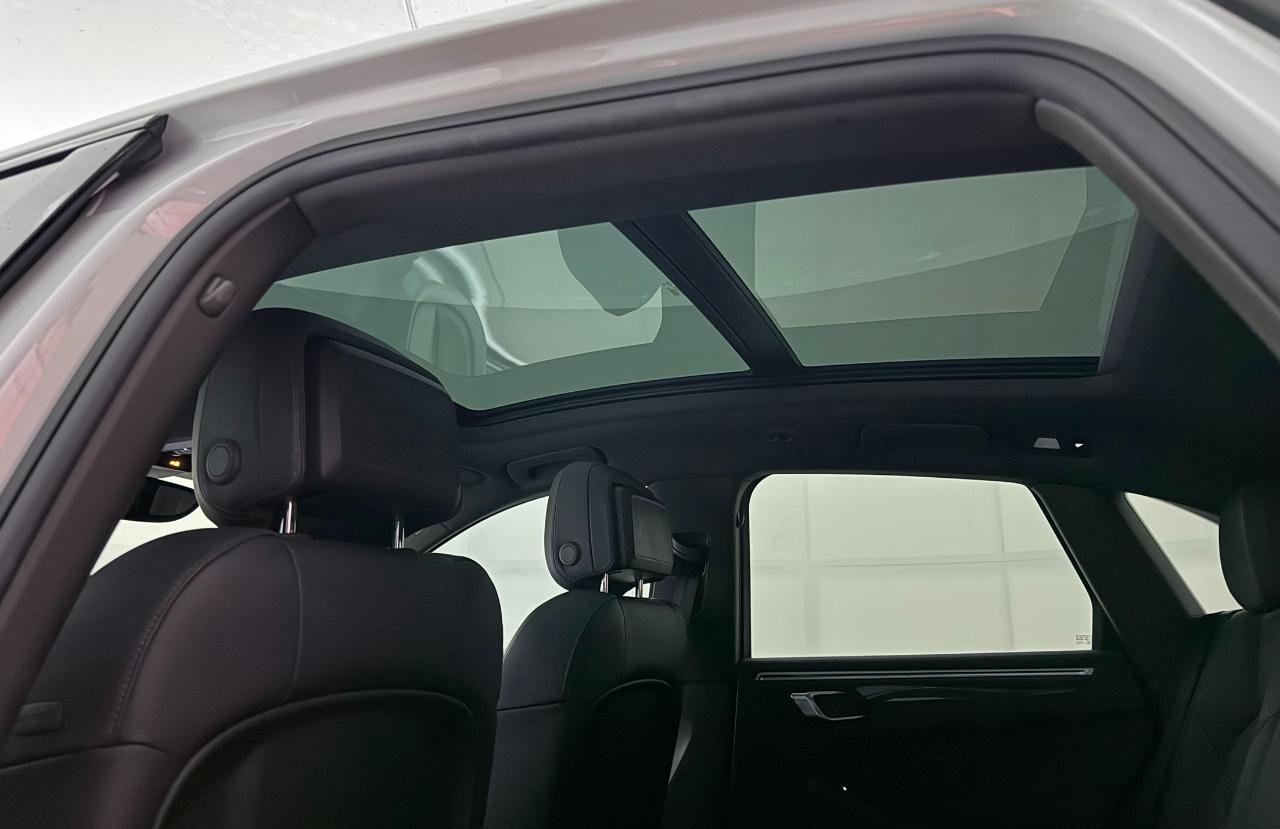 Used 2018 Porsche Macan GTS w/ Premium Package Plus image 25