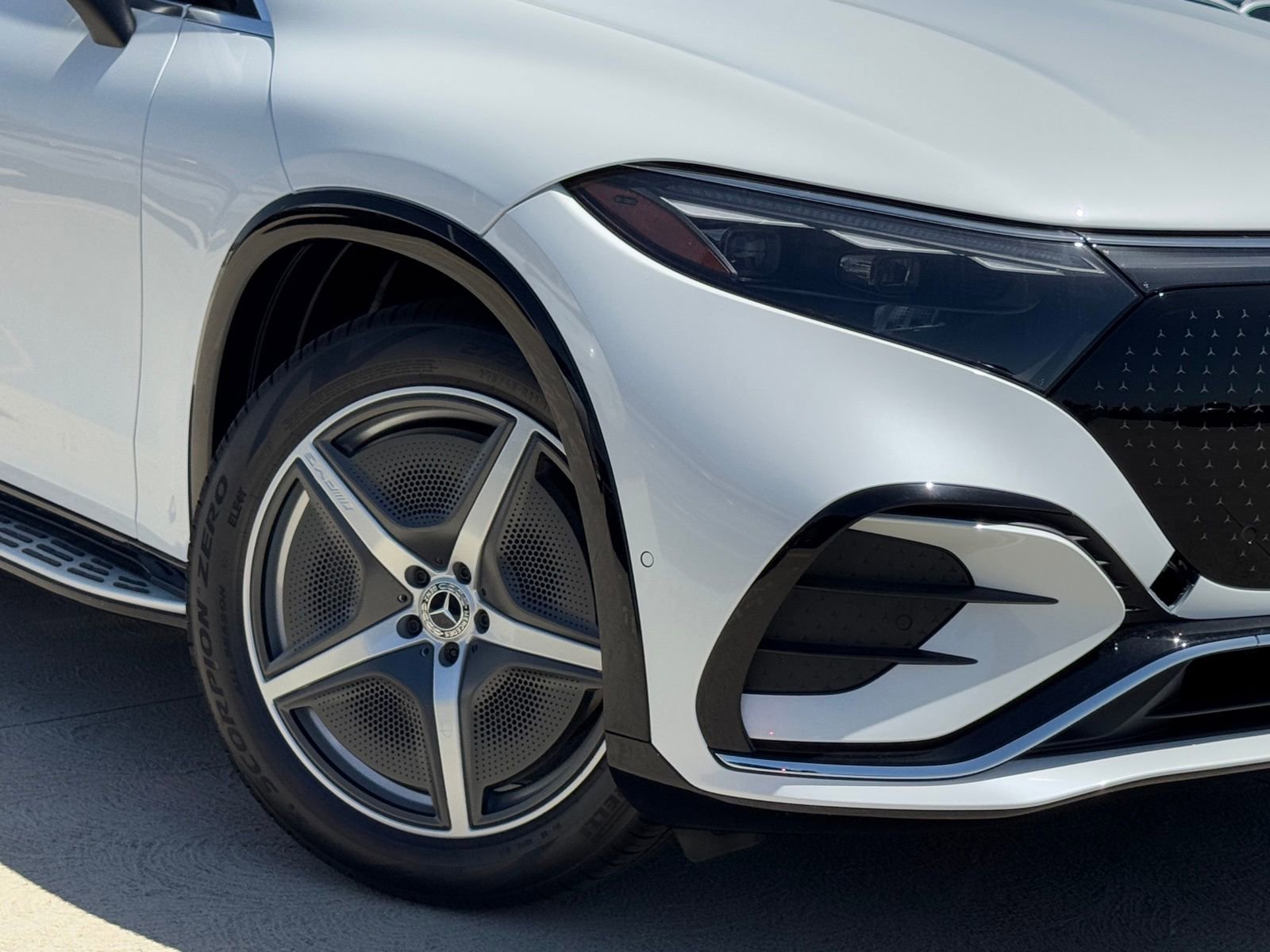 New 2026 Mercedes-Benz EQS 400 4MATIC SUV image 3