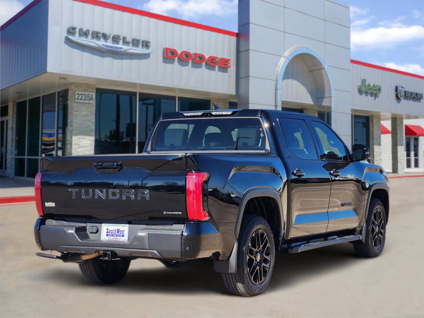 Used 2025 Toyota Tundra Limited image 5