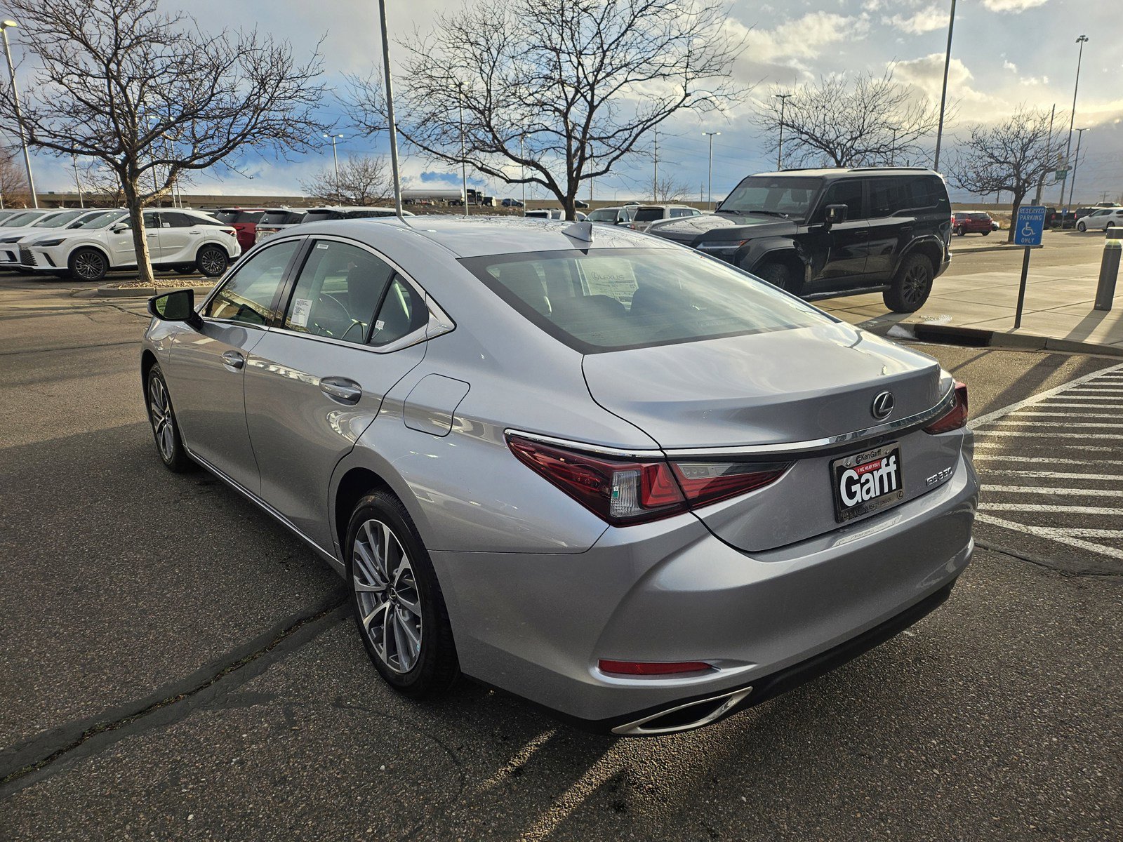 New 2025 Lexus ES 350 image 8