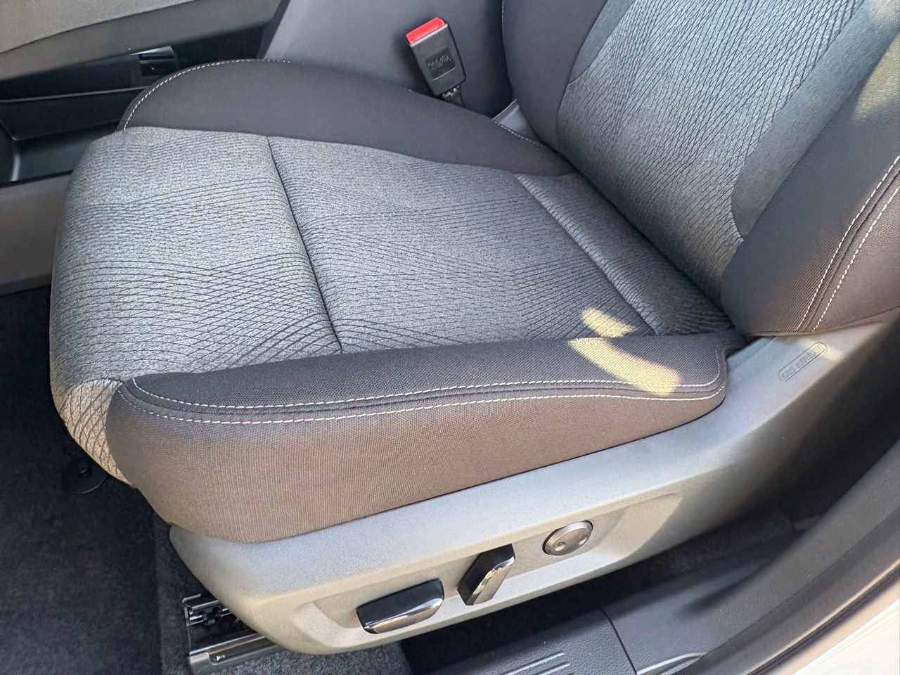 New 2026 Nissan Rogue SV FWD image 18