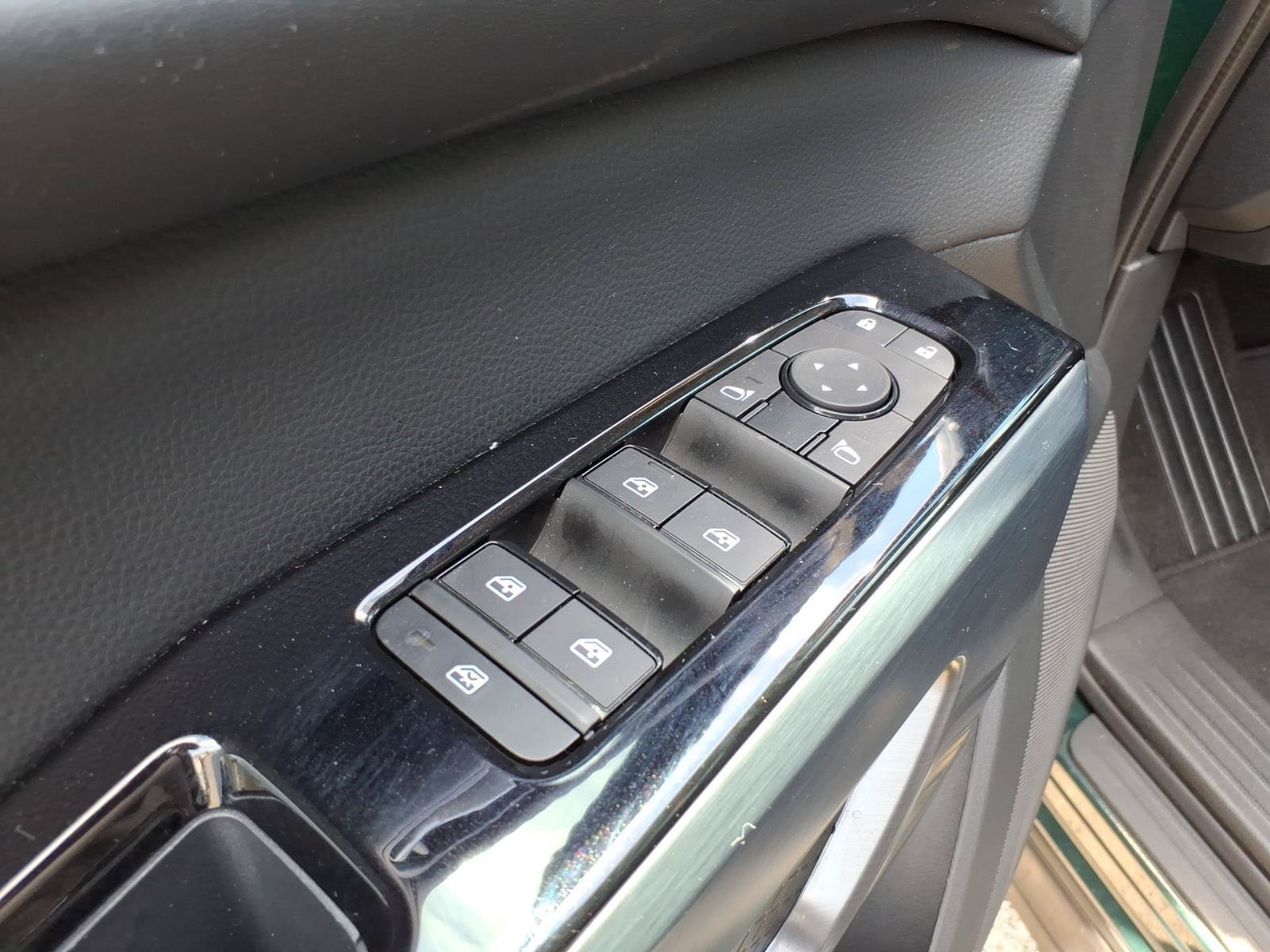 Used 2024 Nissan Pathfinder SL AWD/4WD image 16