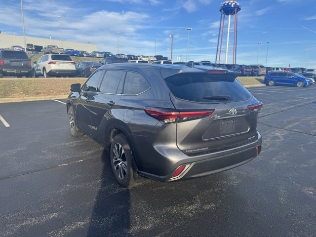 Certified 2022 Toyota Highlander XLE image 5