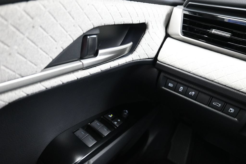 Used 2026 Toyota Camry XLE FWD image 10