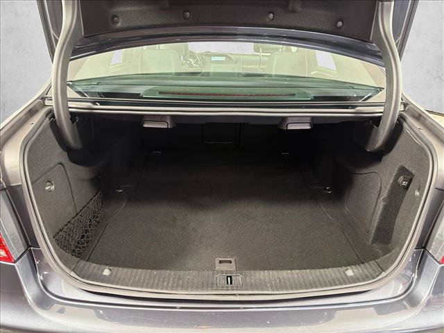 Used 2014 Mercedes-Benz E 350 4MATIC Sedan image 20