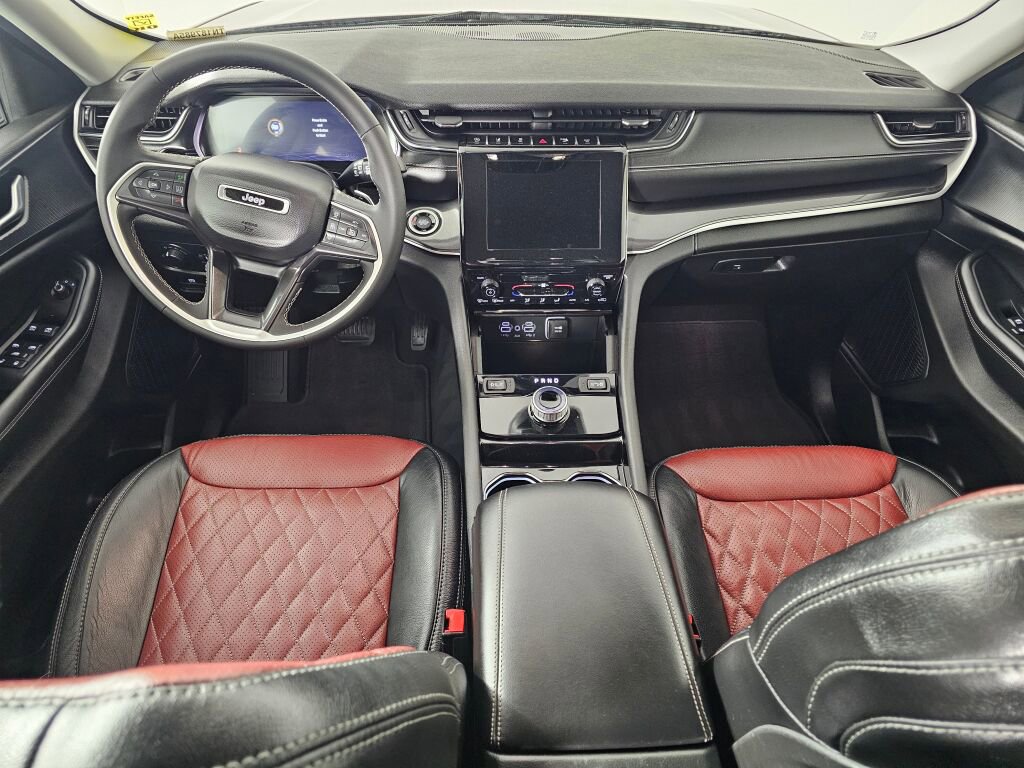 Used 2023 Jeep Grand Cherokee L Laredo AWD/4WD image 21