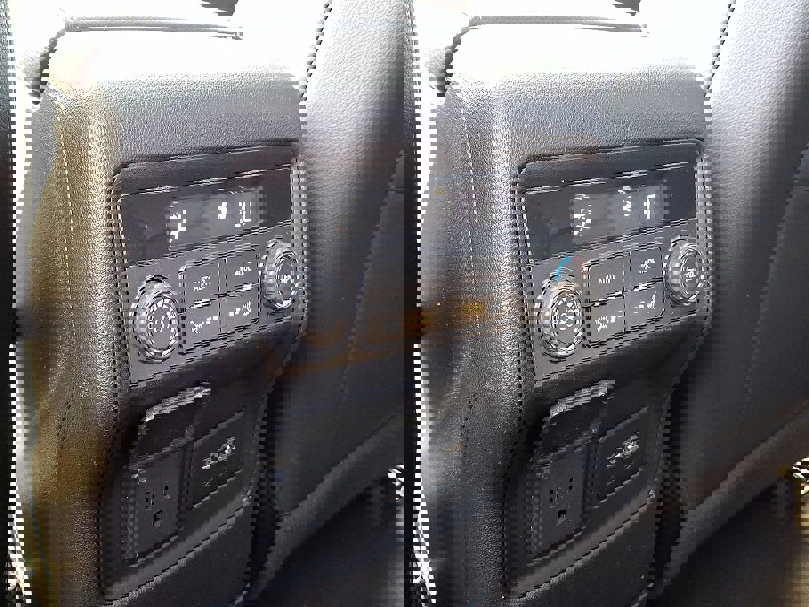 Certified 2023 GMC Acadia SLT w/ Technology Package image 22