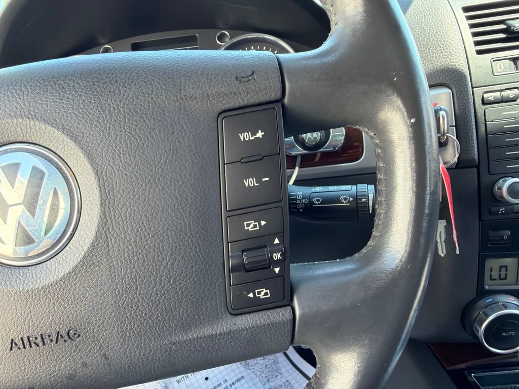 Used 2006 Volkswagen Touareg V10 TDI AWD/4WD image 30