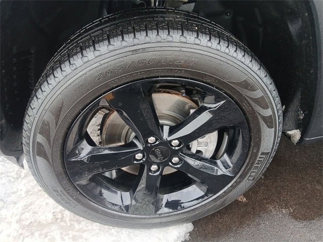 Used 2025 Jeep Grand Cherokee L Limited w/ Black Appearance Package image 10