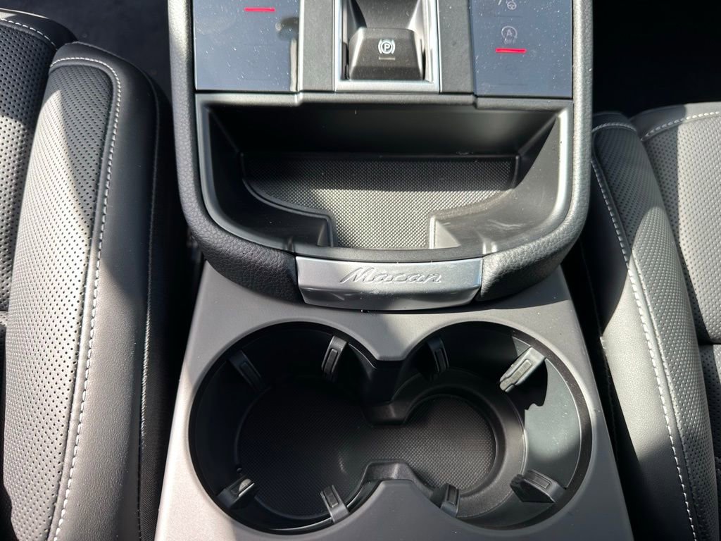 Certified 2025 Porsche Macan S image 22