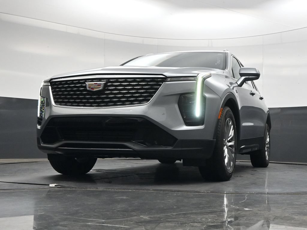 Used 2025 Cadillac XT4 Premium Luxury FWD image 40