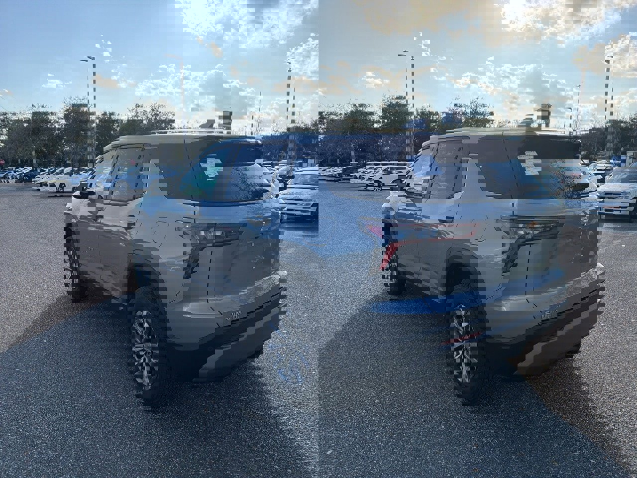 Used 2025 Chevrolet Equinox LT image 3