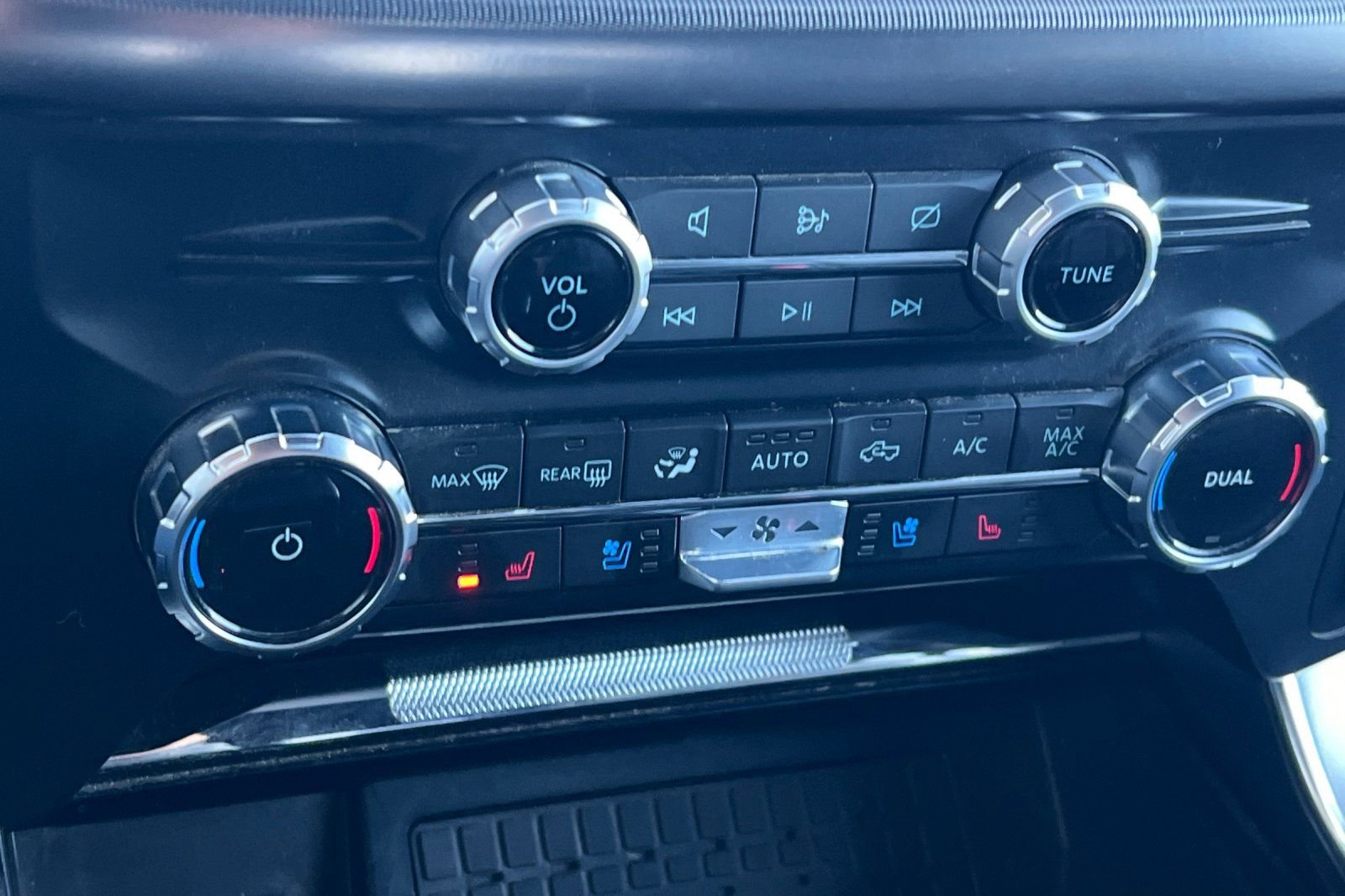 Used 2023 Ford F150 Platinum image 21