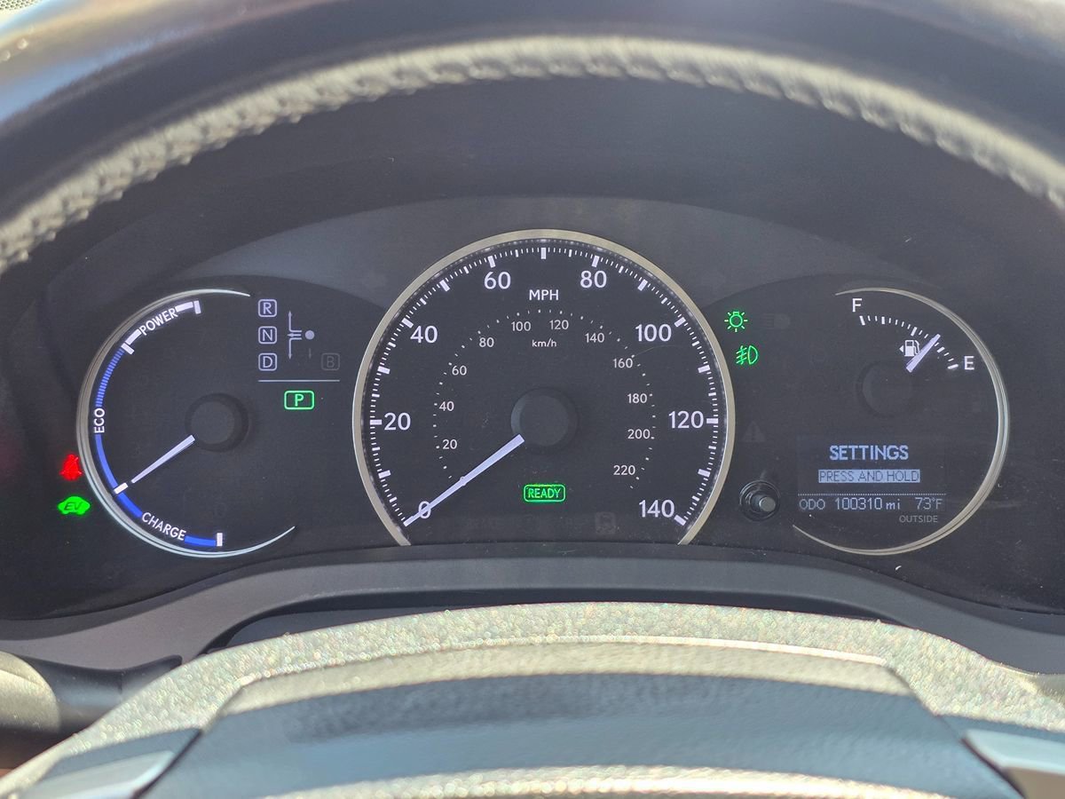 Used 2015 Lexus CT 200h FWD image 25