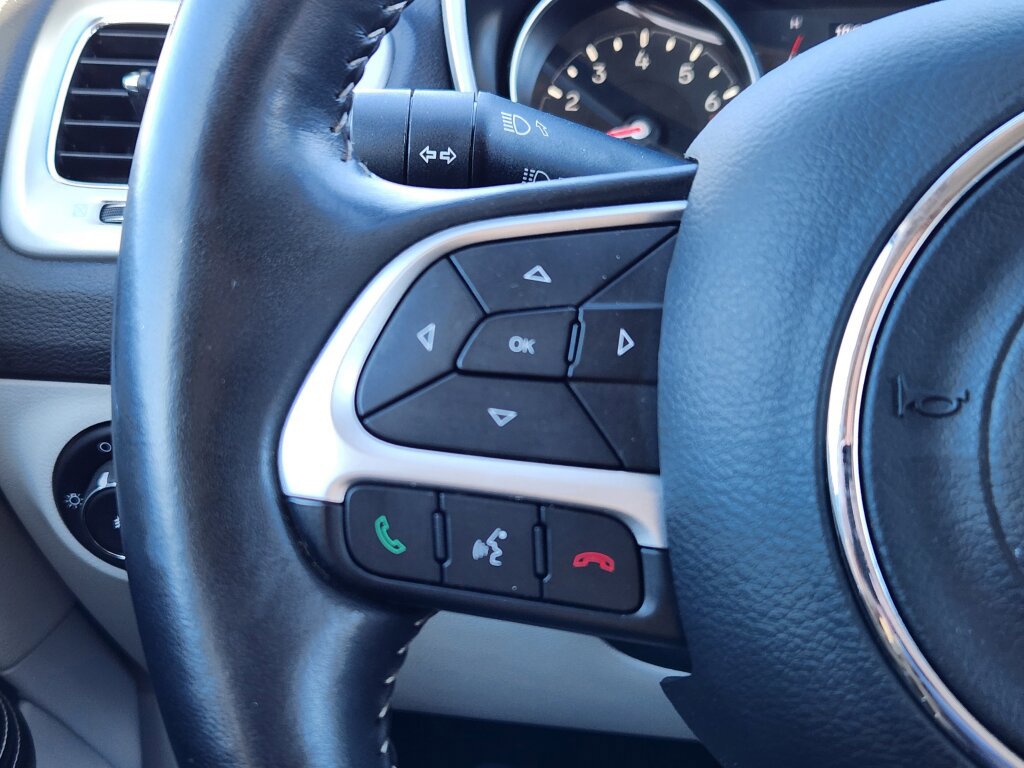 Used 2018 Jeep Compass Latitude image 18