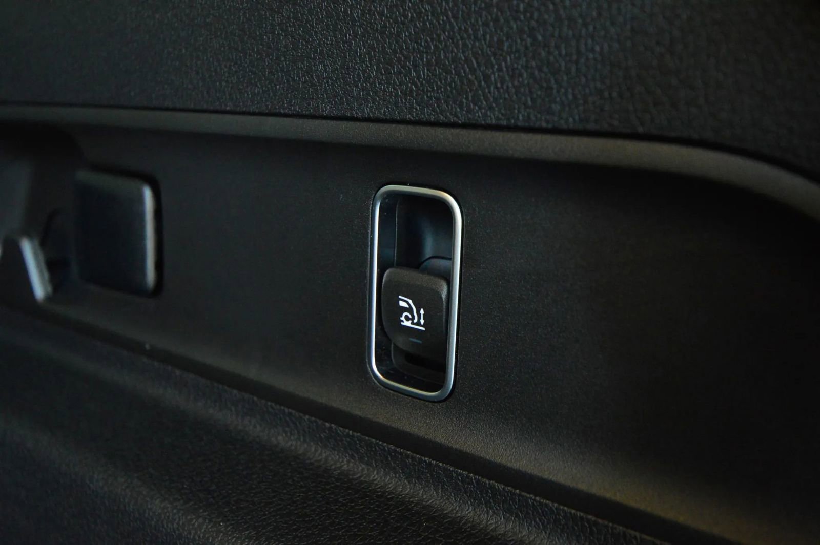 Used 2025 Mercedes-Benz GLE 53 AMG 4MATIC image 36