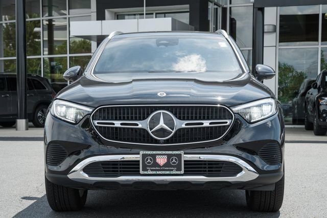 Used 2025 Mercedes-Benz GLC 300 4MATIC image 2