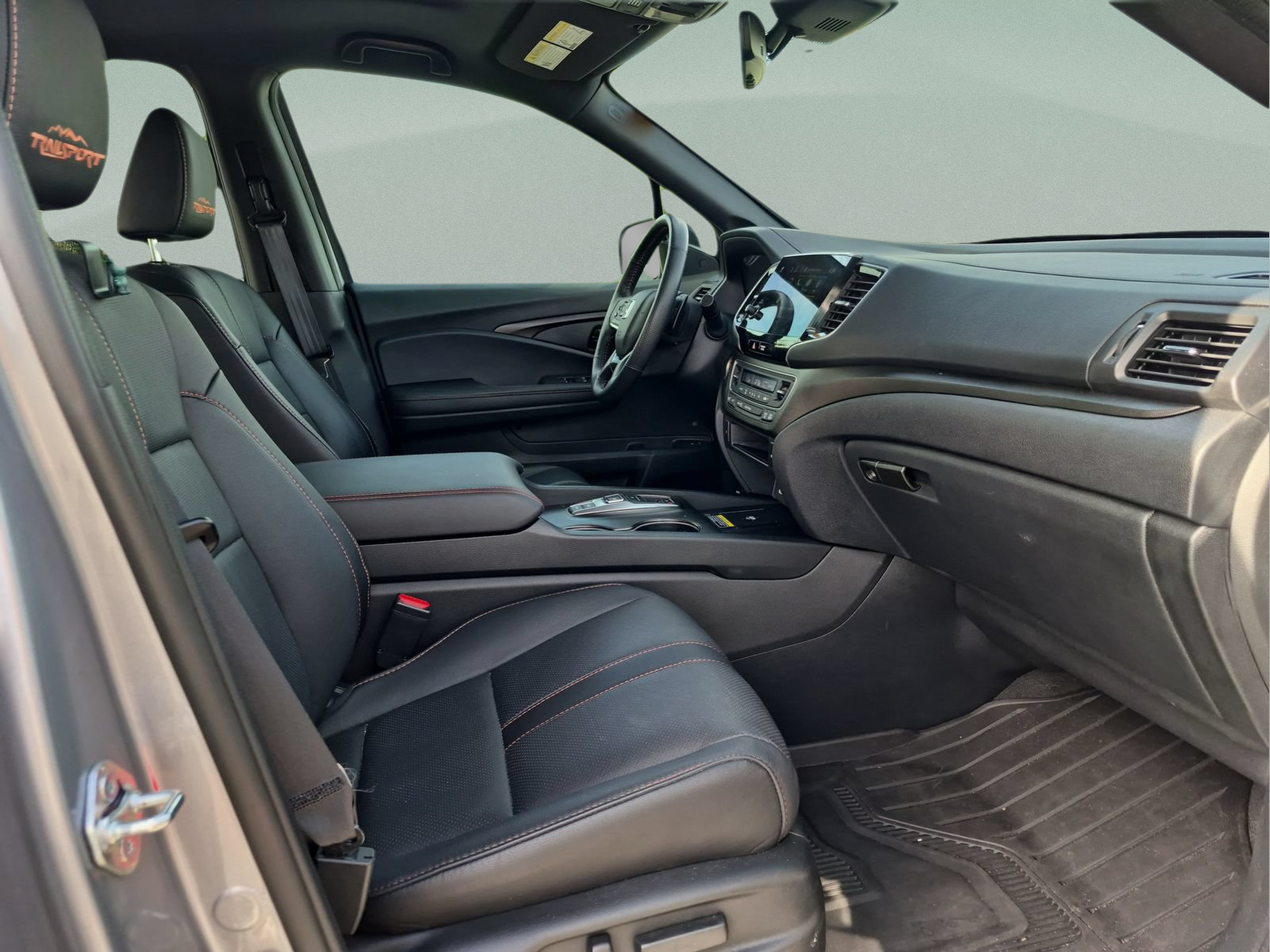 Used 2025 Honda Passport TrailSport image 19