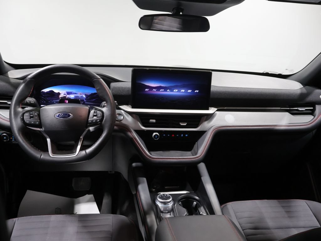 Used 2025 Ford Explorer ST-Line AWD/4WD image 17