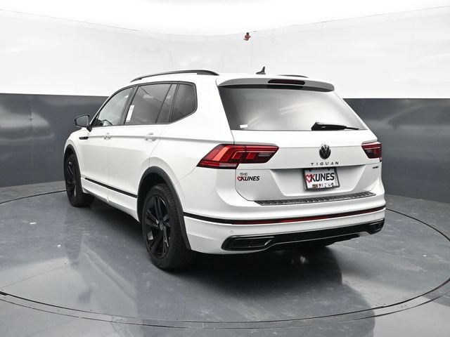 Used 2023 Volkswagen Tiguan SE R-Line AWD/4WD image 6