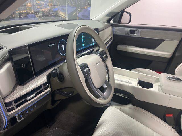 New 2025 Hyundai Santa Fe Calligraphy FWD image 9