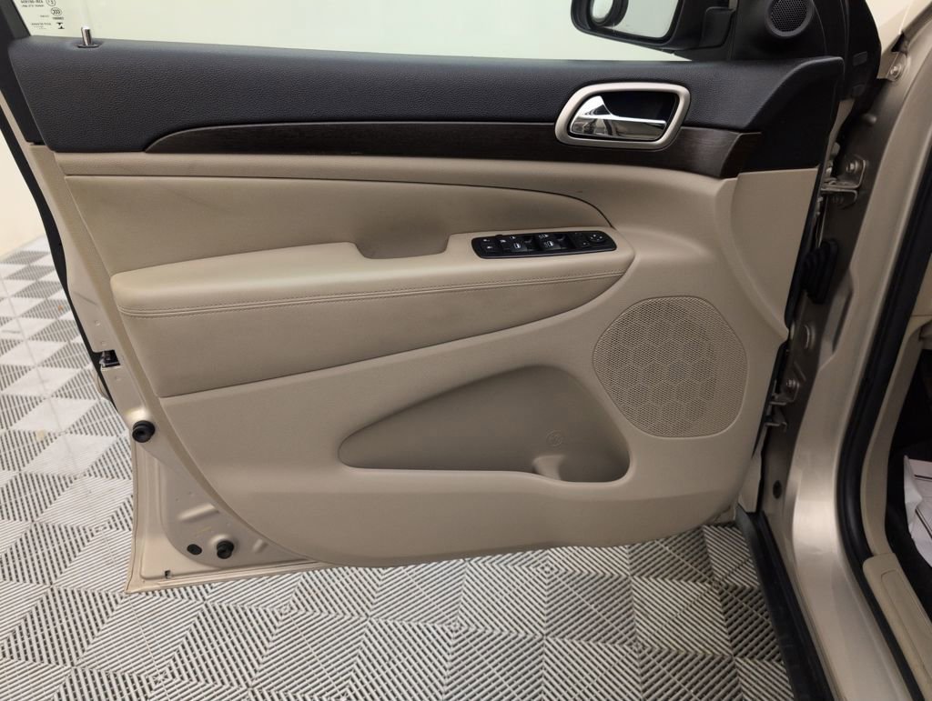 Used 2014 Jeep Grand Cherokee Laredo w/ Quick Order Package 23E image 30