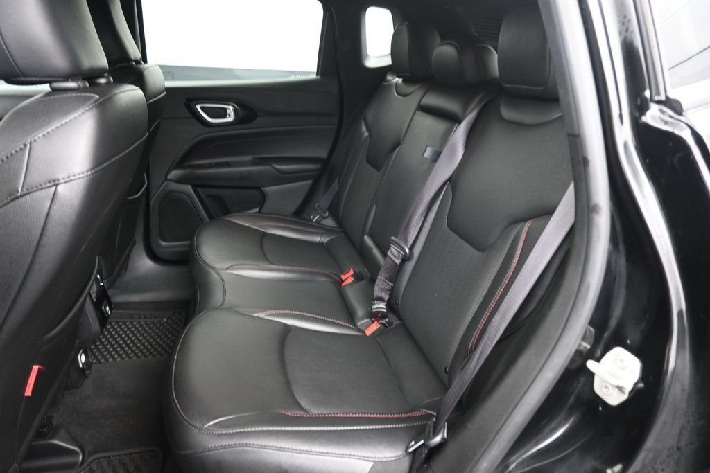 Used 2024 Jeep Compass Trailhawk AWD/4WD image 10