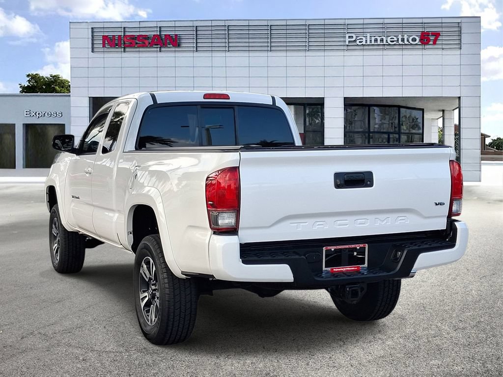 Used 2016 Toyota Tacoma TRD Sport w/ Towing Package AWD/4WD image 4
