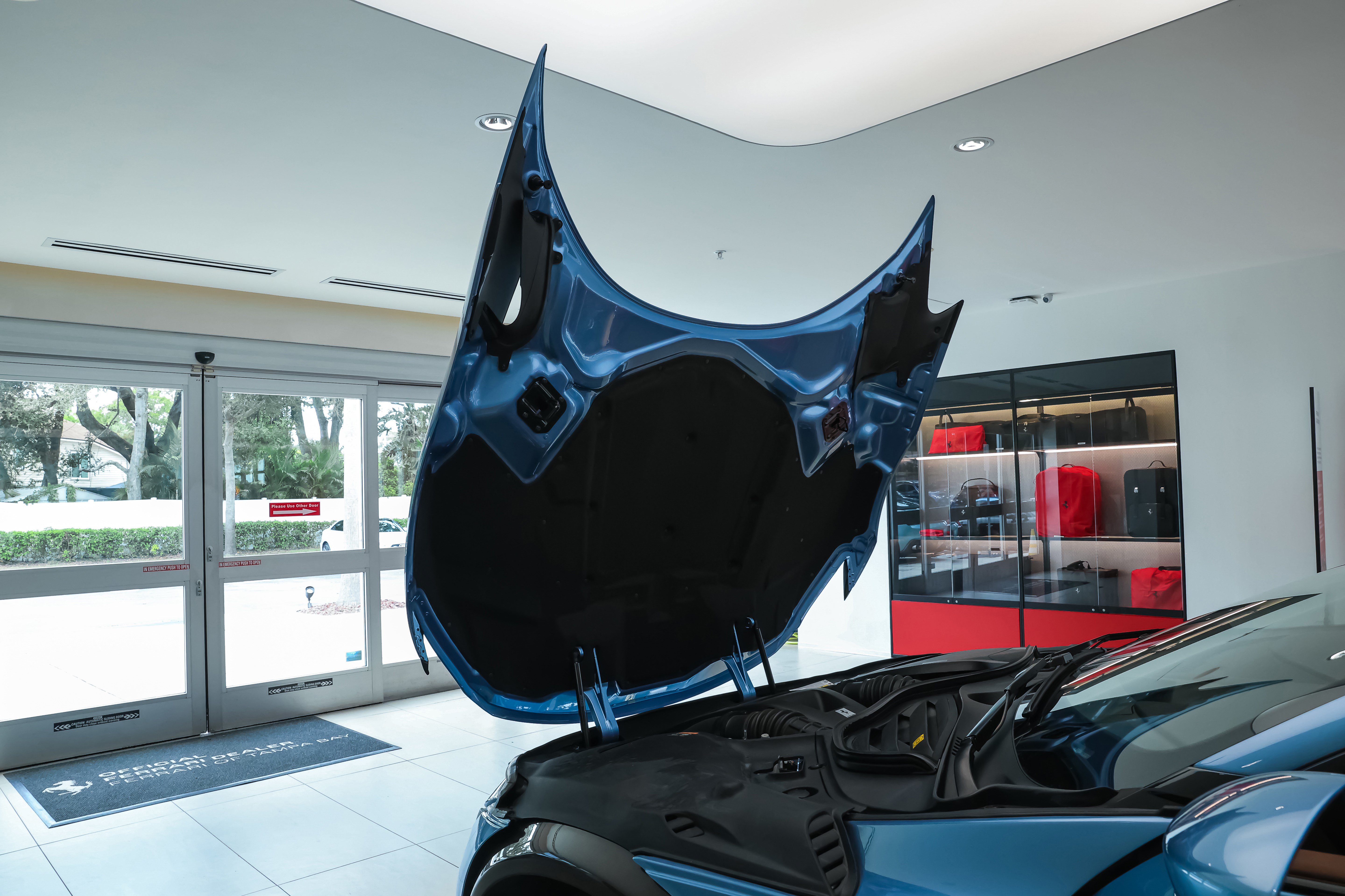 Used 2025 Ferrari Purosangue AWD/4WD image 43