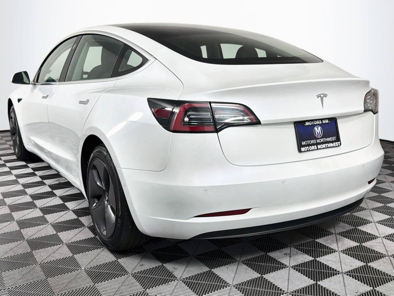 Used 2019 Tesla Model 3 Standard Range Plus RWD image 9