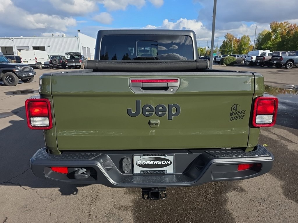 Used 2021 Jeep Gladiator Sport AWD/4WD image 4