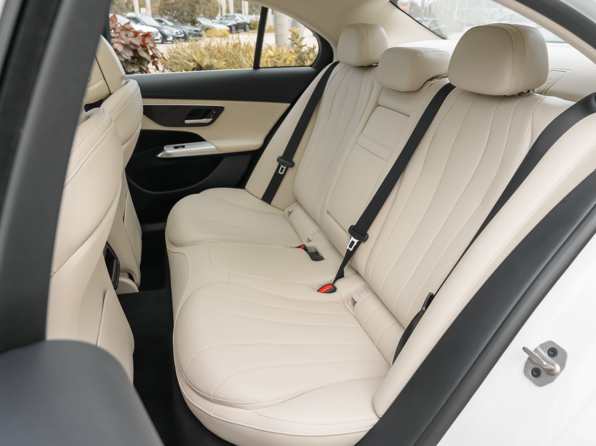Used 2024 Mercedes-Benz E 350 4MATIC Sedan image 35