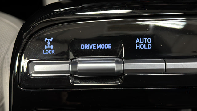 Used 2025 Hyundai Tucson Limited AWD/4WD image 34