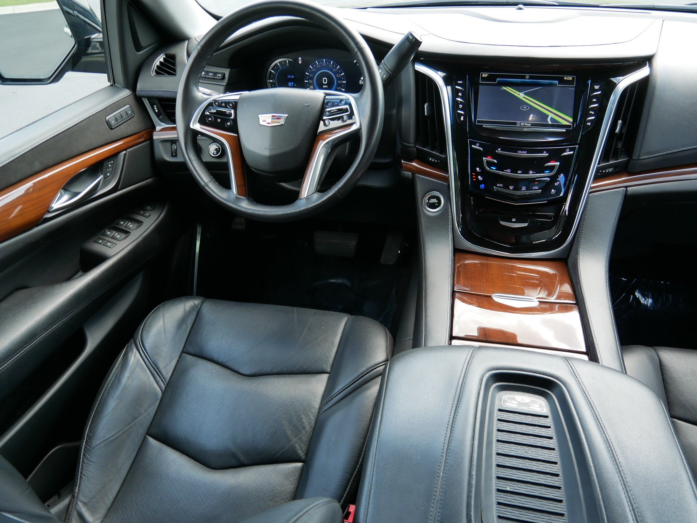 Used 2019 Cadillac Escalade ESV Luxury AWD/4WD image 9