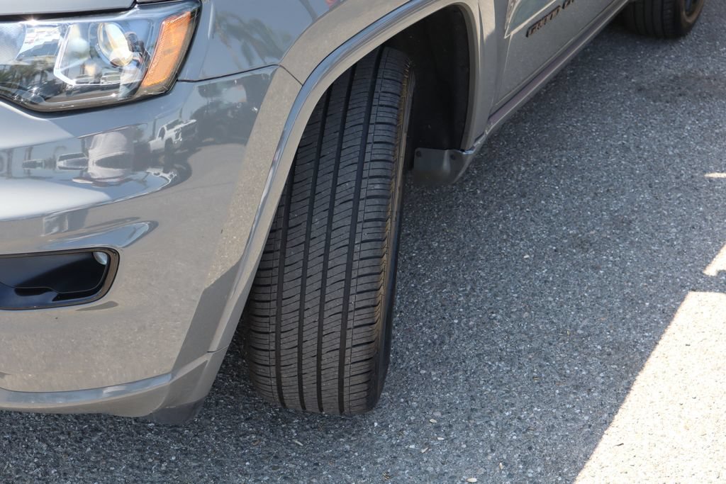 Used 2021 Jeep Grand Cherokee Laredo X RWD image 48