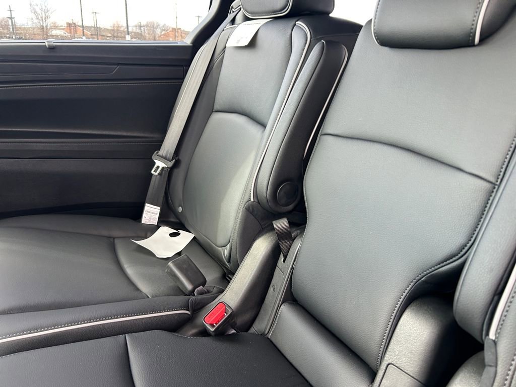 New 2026 Honda Odyssey Touring image 16