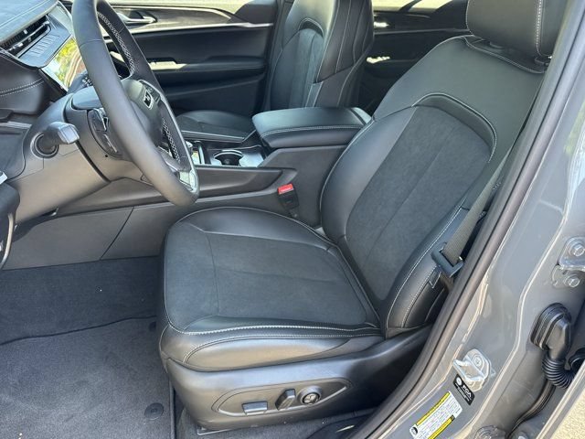 New 2027 Jeep Grand Cherokee Altitude RWD image 9