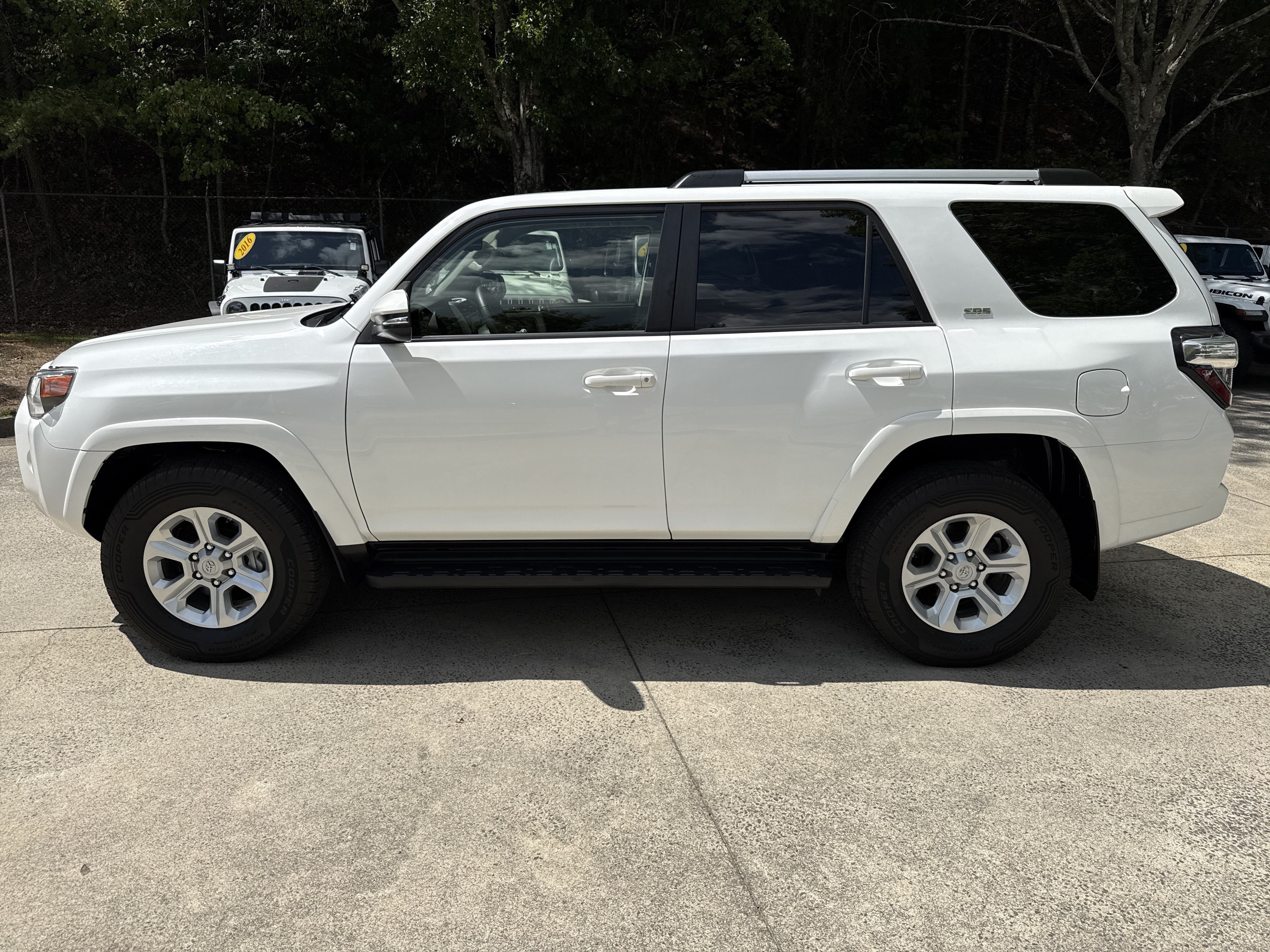 Used 2021 Toyota 4Runner SR5 Premium AWD/4WD image 4
