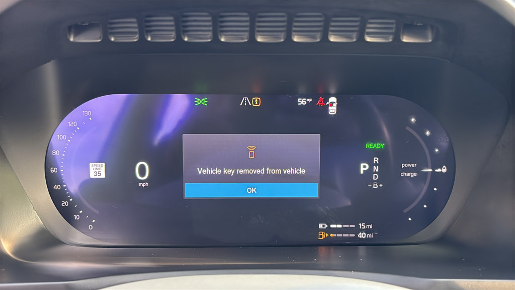 Certified 2025 Volvo XC90 T8 Plus w/ Protection Package Premier AWD/4WD image 17