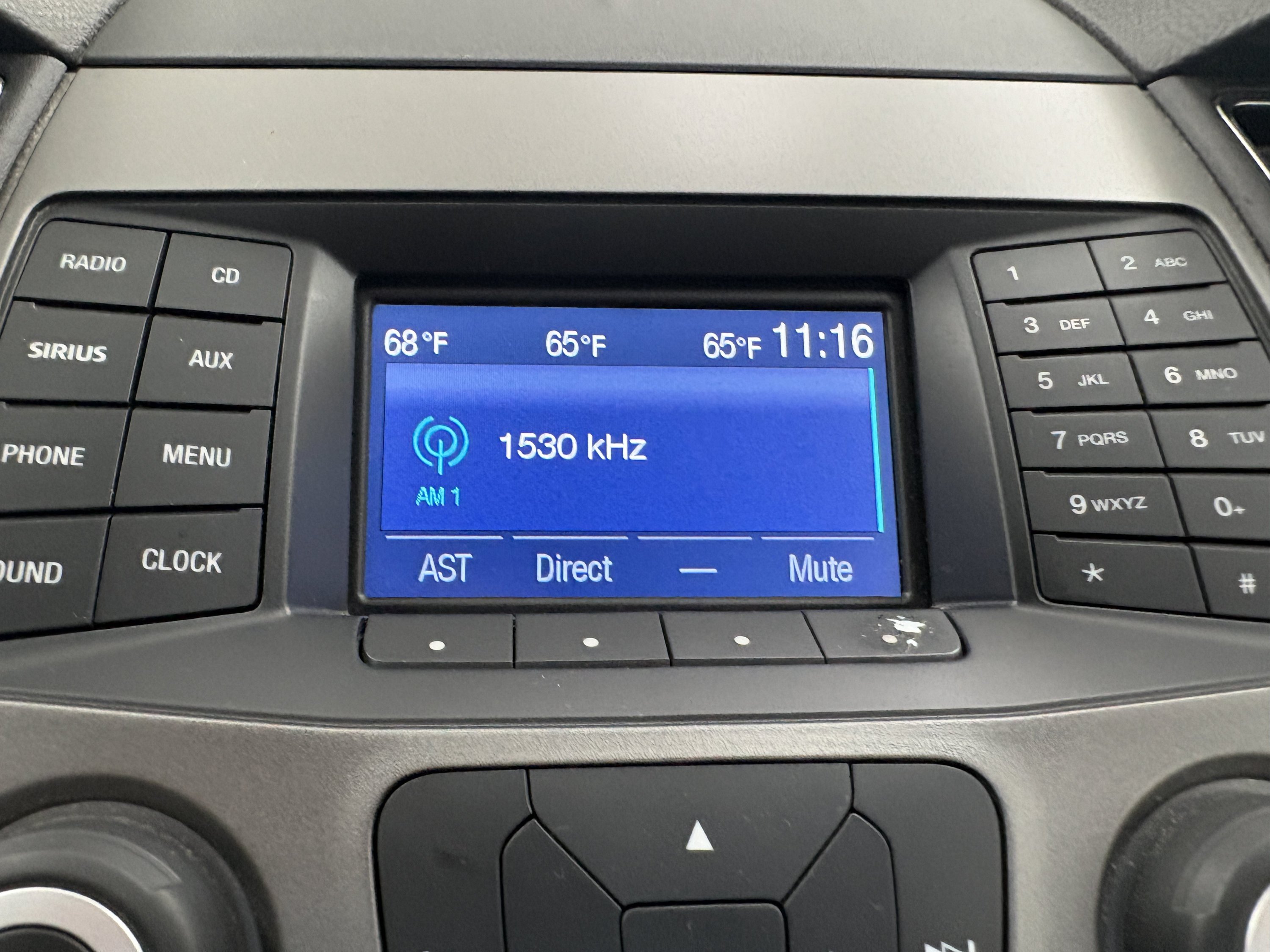 Used 2015 Ford Taurus SEL FWD image 14