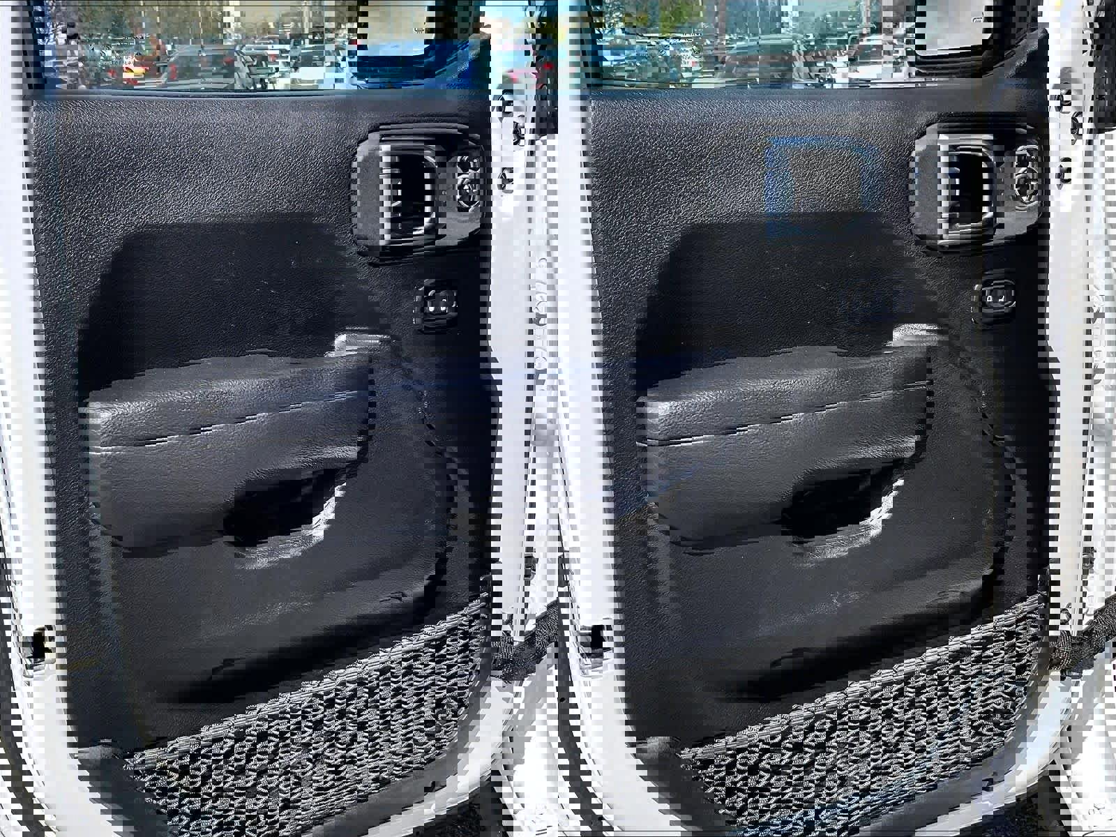 Used 2023 Jeep Wrangler Unlimited image 9